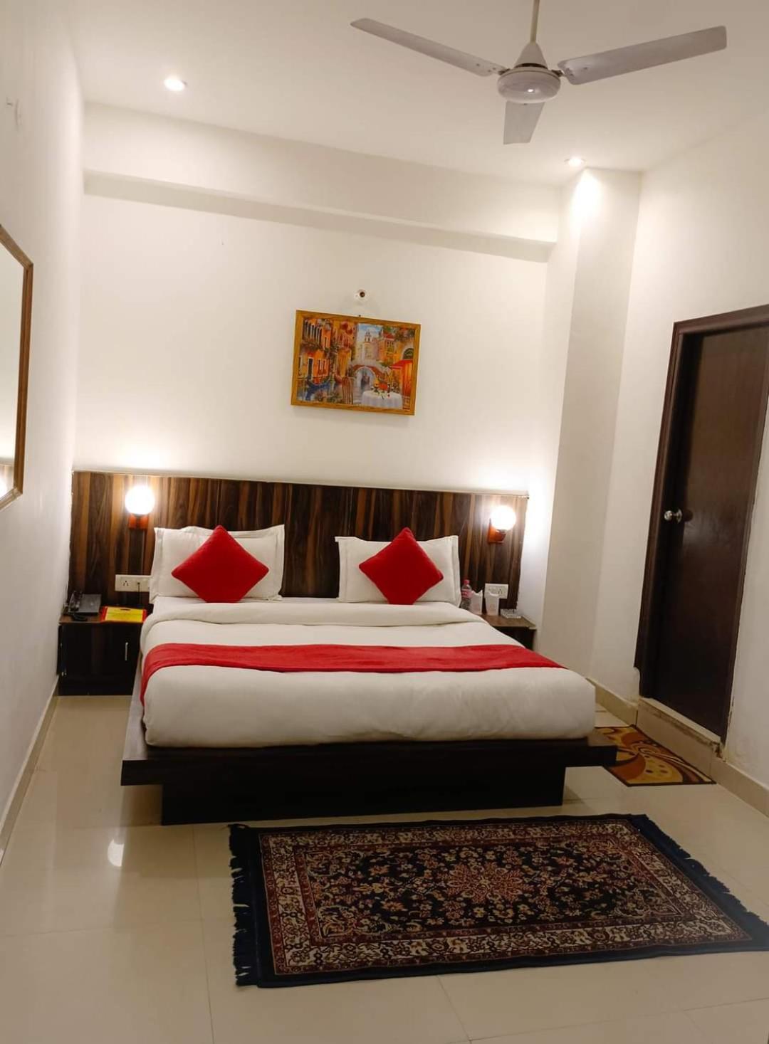 Airport Hotel Port View Nueva Delhi Exterior foto