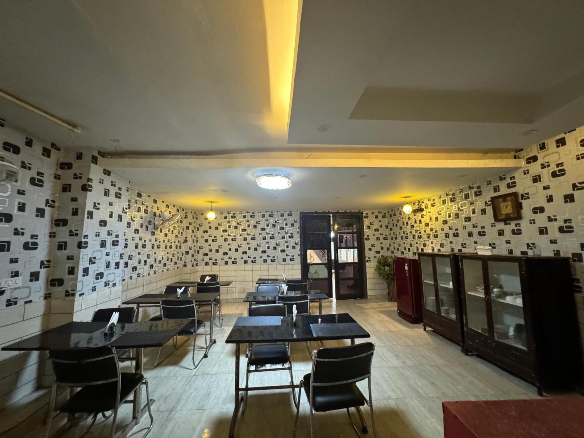 Airport Hotel Port View Nueva Delhi Exterior foto