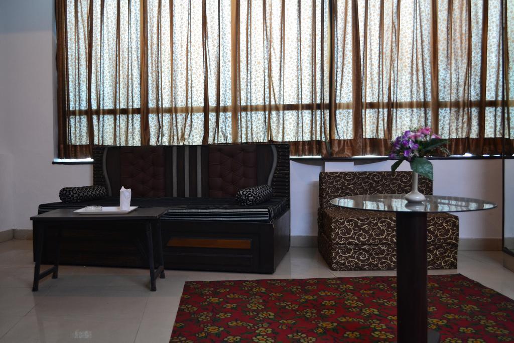 Airport Hotel Port View Nueva Delhi Exterior foto