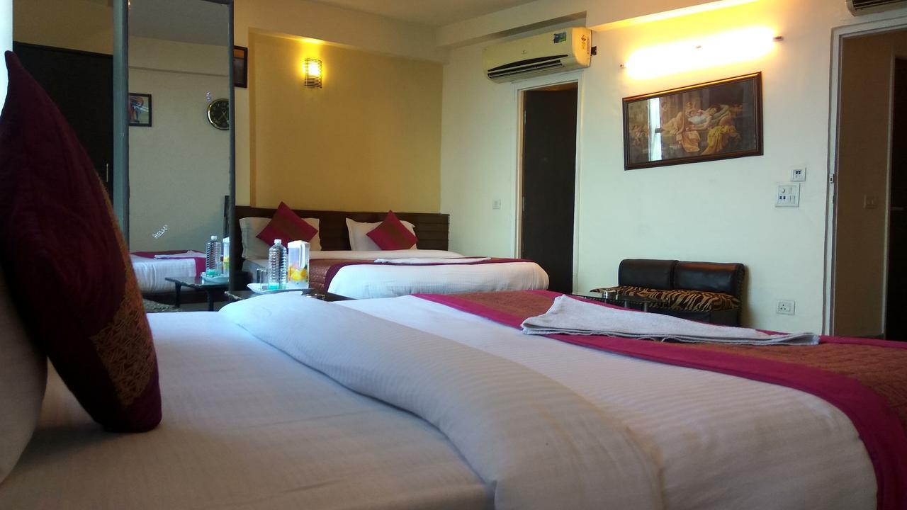 Airport Hotel Port View Nueva Delhi Exterior foto