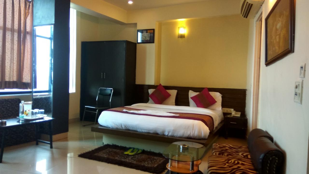 Airport Hotel Port View Nueva Delhi Exterior foto